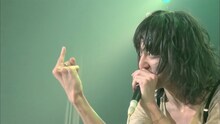 ドレスコーズ「トートロジー」ライブ映像のワンシーン。