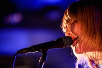 牛丸ありさ（Vo, G）（Photo by Viola Kam [V'z Twinkle Photography] ）