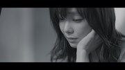 Aimer「凍えそうな季節から」ミュージックビデオのワンシーン。