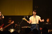 清浦夏実の「二段構えのびっくり」ポーズ。