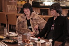 左から古市コータロー、加藤ひさし。