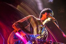 出戸学（G, Vo）（Photo by takeshi hirabayashi）