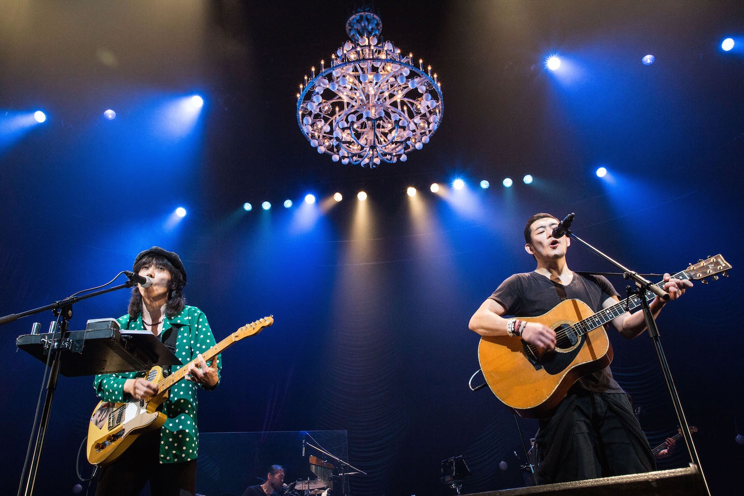 仲井戸“CHABO”麗市とTOSHI-LOW（BRAHMAN、OVERGROUND ACOUSTIC UNDERGROUND）。