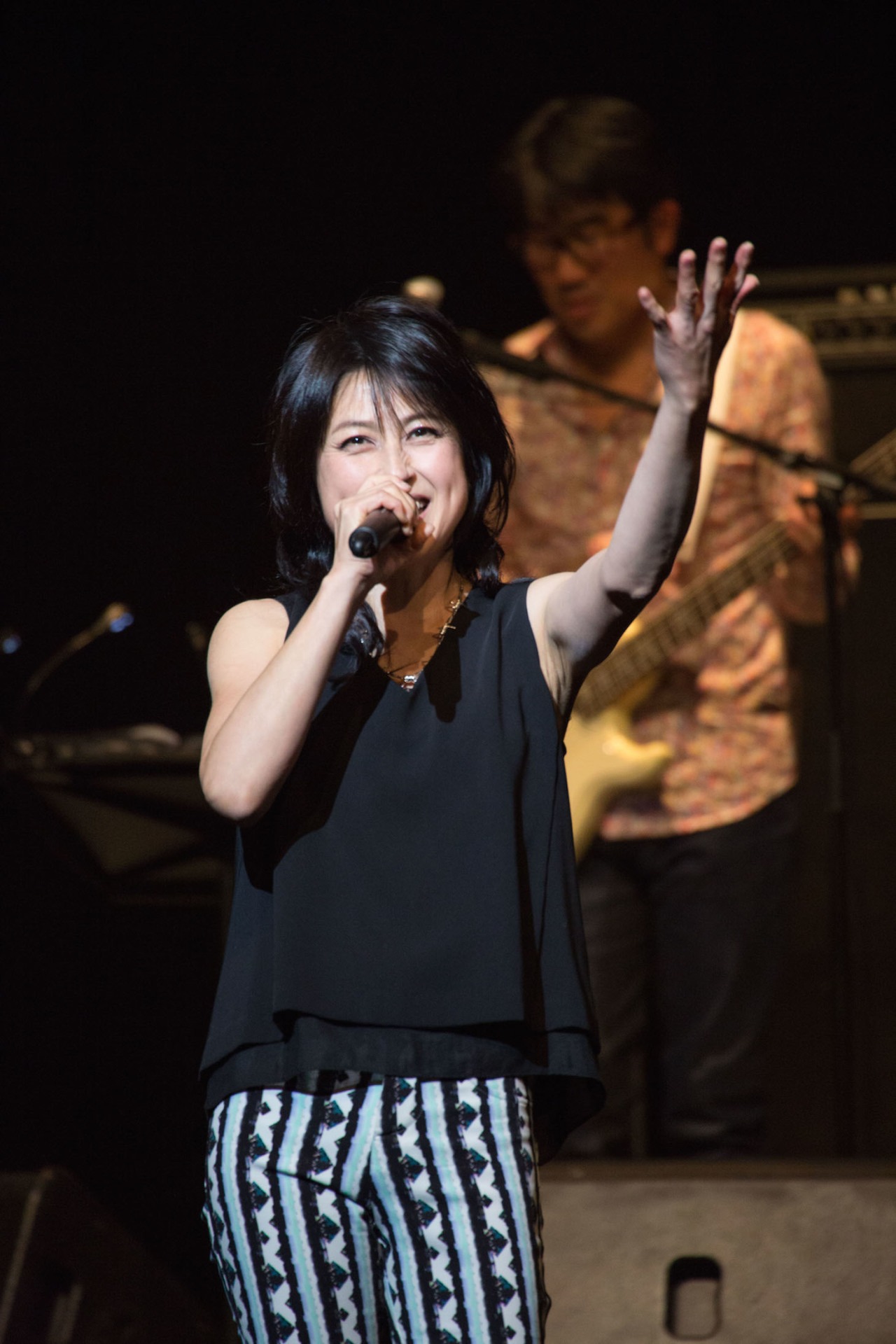 岸谷香