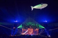 「SEKAI NO OWARI ドーム・スタジアムツアー2017『タルカス』」京セラドーム大阪公演の様子。（撮影：田中聖太郎）