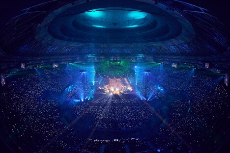 「SEKAI NO OWARI ドーム・スタジアムツアー2017『タルカス』」京セラドーム大阪公演の様子。(撮影:立脇卓)