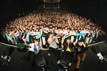 go!go!vanillas「おはようカルチャーツアー2017～クライマックス今夜の僕ら編～」愛知・DIAMOND HALL公演の様子。（撮影：ハタサトシ）