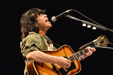 峯田和伸(銀杏BOYZ)(Photo by AZUSA TAKADA)