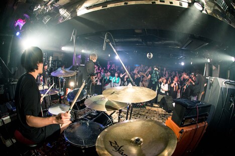 「cinema staff Vektor E.P. Release Tour ~箱庭戦争~」最終公演の様子。(撮影:ヤオタケシ)