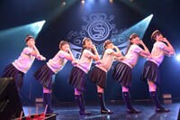 SSD。左から岡田愛、麻生真彩、山出愛子、藤平華乃、岡崎百々子、倉島颯良。