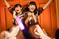 左から西垣有彩、上田理子。（撮影：後藤壮太郎）