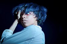 アヴちゃん（Vo）（撮影：岩根愛）