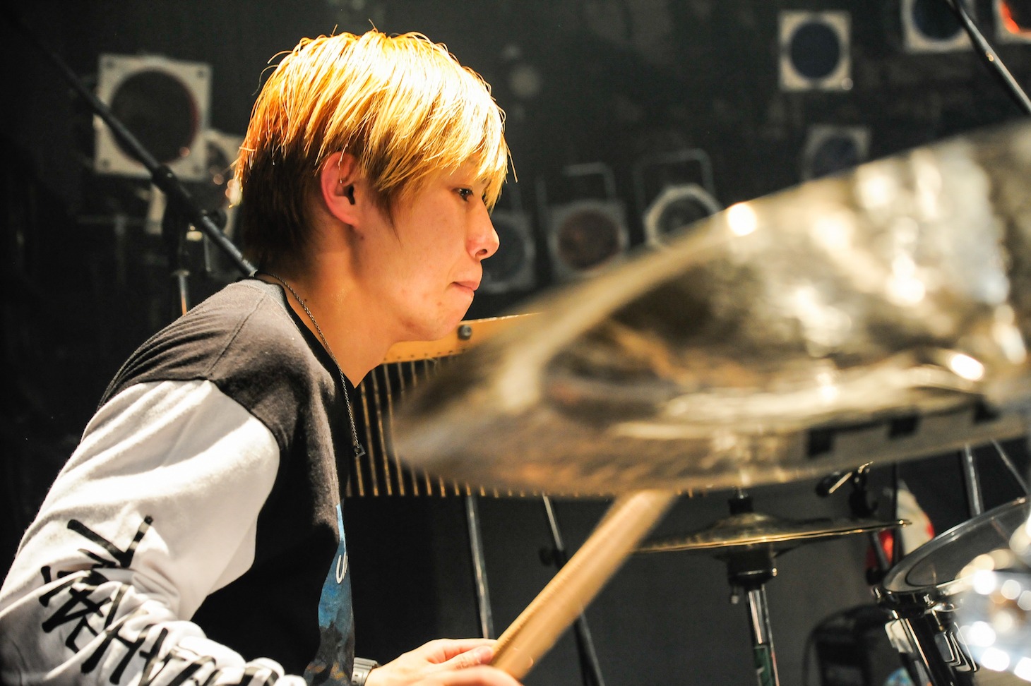 スケロク（Dr, Cho）（Photo by Teppei Kishida）