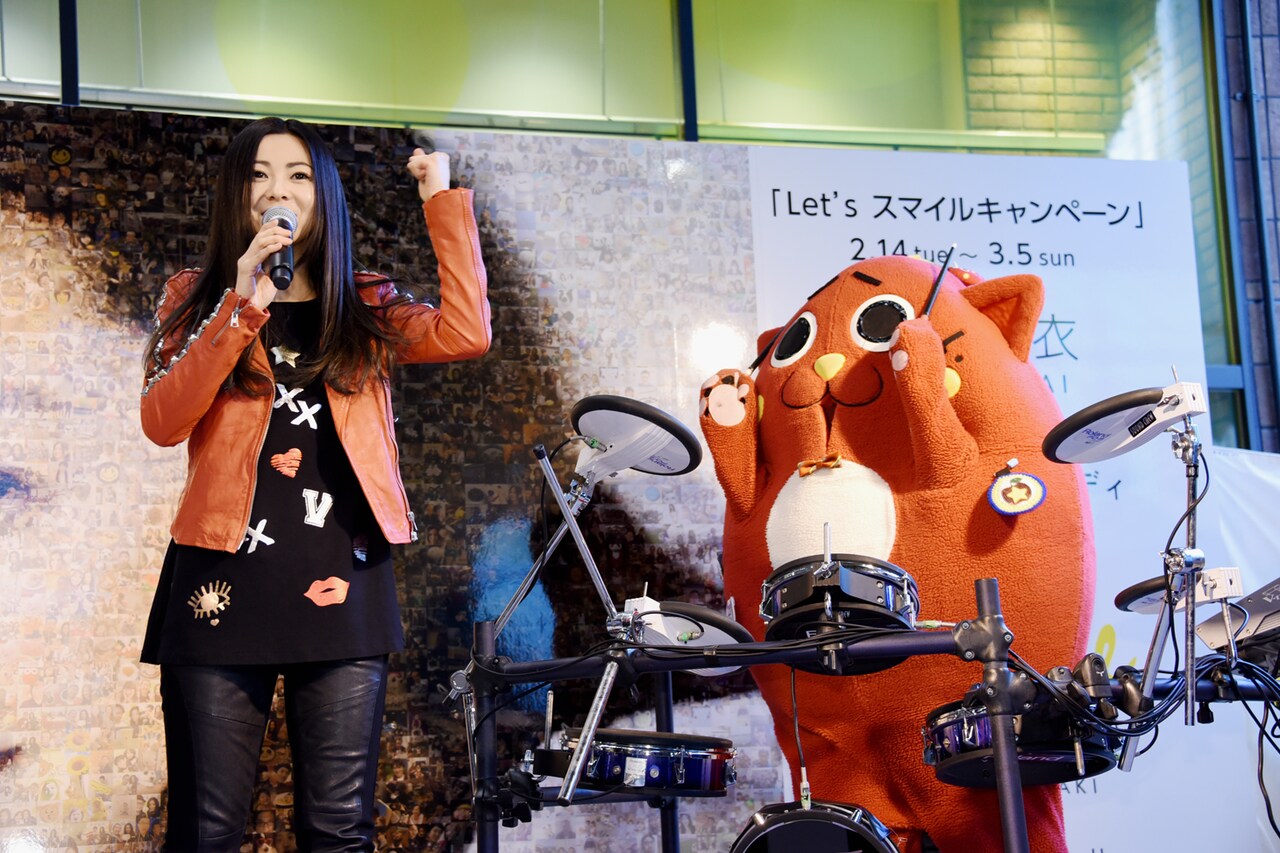 倉木麻衣×にゃんごすたー、渋谷で新曲サプライズライブ