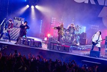 「ROTTENGRAFFTY presents ポルノ超特急 2016」の様子。