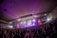 「ROTTENGRAFFTY presents ポルノ超特急 2016」の様子。