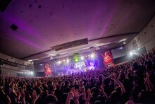 「ROTTENGRAFFTY presents ポルノ超特急 2016」の様子。