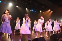 lyrical schoolとアイドルネッサンスによるコラボレーションの様子。