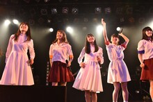 lyrical schoolとアイドルネッサンスによるコラボレーションの様子。