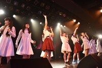 lyrical schoolとアイドルネッサンスによるコラボレーションの様子。