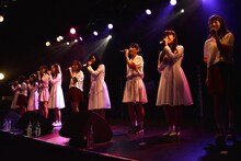 lyrical schoolとアイドルネッサンスによるコラボレーションの様子。