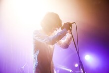 石崎ひゅーい（Photo by kamiiisaka hajime）