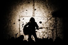 「石崎ひゅーい TOUR2017『アタラズモトオカラズ』」東京・LIQUIDROOM公演の様子。（Photo by kamiiisaka hajime）