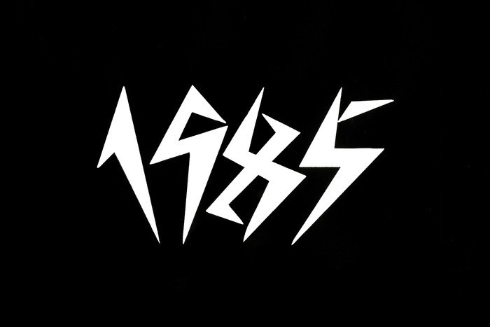 「1985」ロゴ