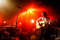 「石崎ひゅーい TOUR2017『アタラズモトオカラズ』」東京・LIQUIDROOM公演の様子。（Photo by kamiiisaka hajime）