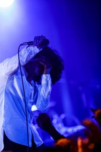 石崎ひゅーい（Photo by kamiiisaka hajime）