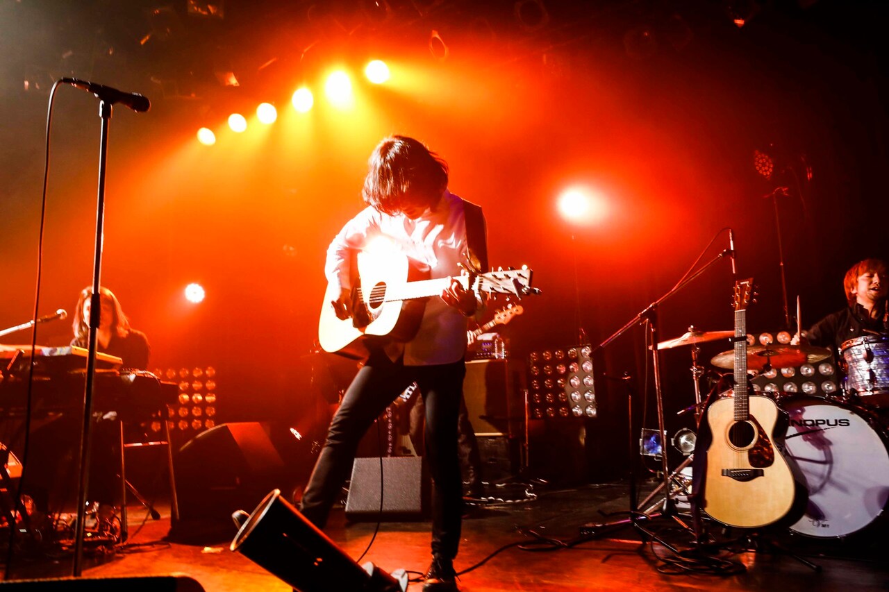 石崎ひゅーい（Photo by kamiiisaka hajime）