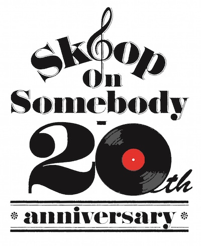 Skoop On Somebodyデビュー20周年ロゴ