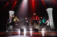 超特急（撮影：上山陽介）