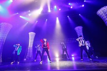 超特急（撮影：上山陽介）