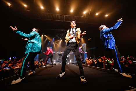 超特急(撮影:上山陽介)