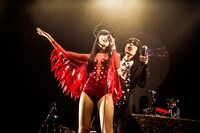 アーバンギャルド「アーバンギャルド2016 XMAS SPECIAL HALL LIVE 天使 des 悪魔」の様子。