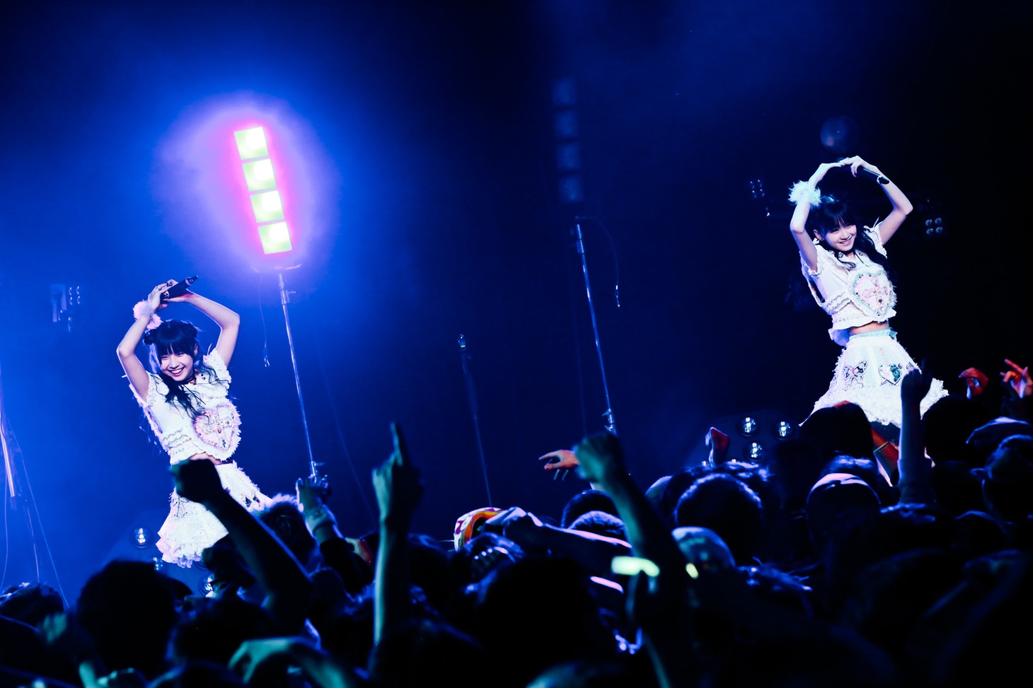 「The Idol Formerly Known As LADYBABY WHITE REVOLUTION 2017」東京公演の様子。（写真提供：KING RECORDS）