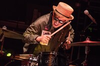 H ZETT KOU（Dr）（Photo by Yuta Ito）