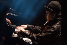H ZETT M（Piano）（Photo by Yuta Ito）