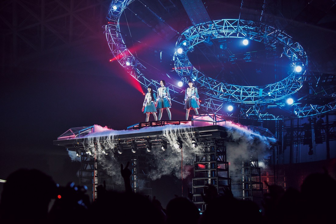 「Perfume 6th Tour 2016『COSMIC EXPLORER』」の様子。