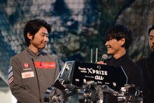 左からHAKUTO代表の袴田武史氏、山口一郎（サカナクション）。