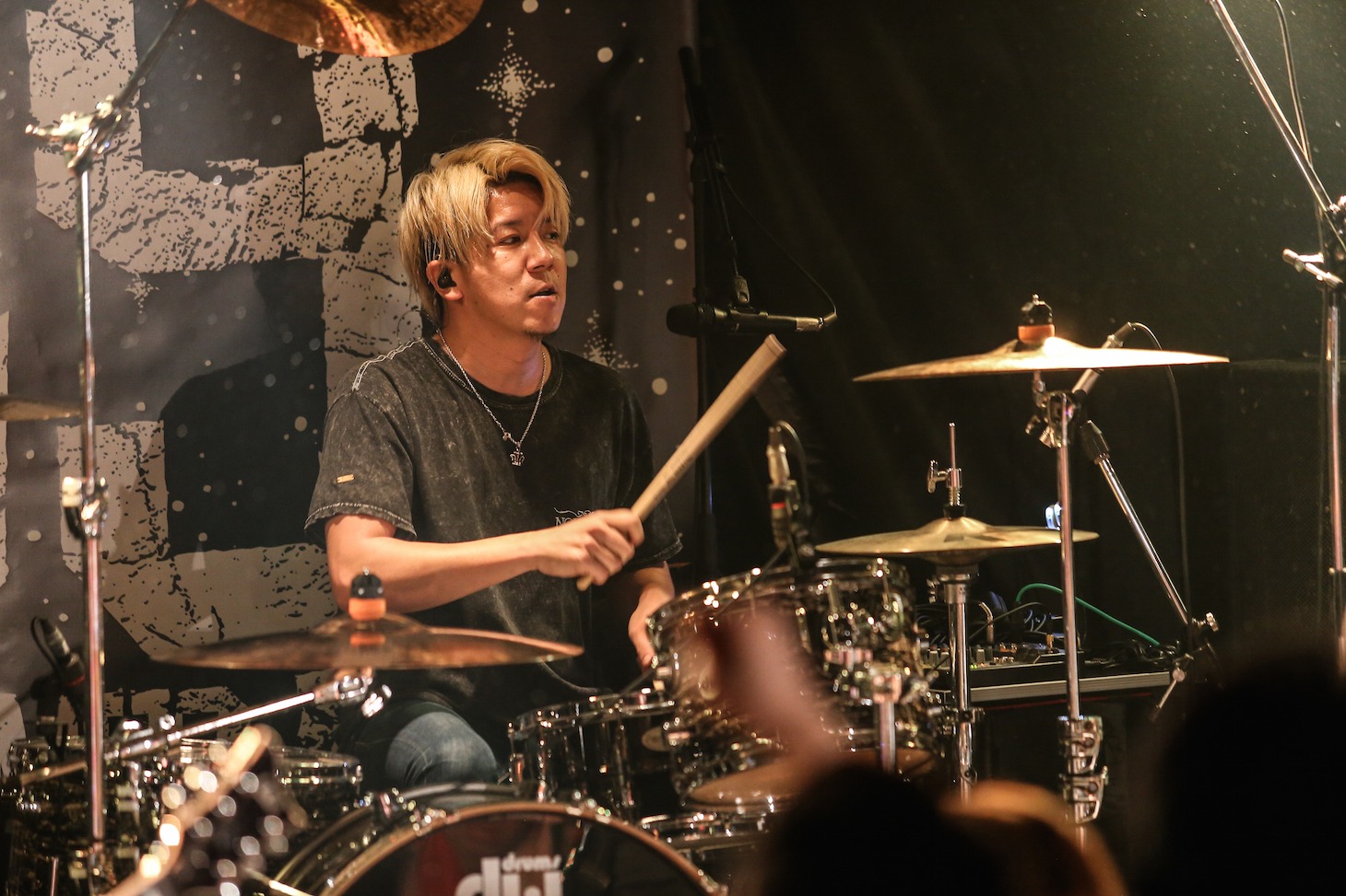 SAMBU（Dr, Cho）（Photo by Suzuki Kouhei）
