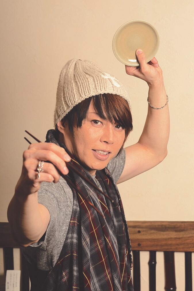 ハワイに飛んだ西川貴教、ご当地グルメ食べ尽くし“大人のたしなみ”学ぶ