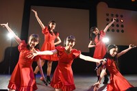 桜エビ～ず「桜エビ～ずバレンタインワンマンライブ ～だったら想い出をいっぱい作ったらいいじゃないか～」東京・渋谷duo MUSIC EXCHANG公演の様子。