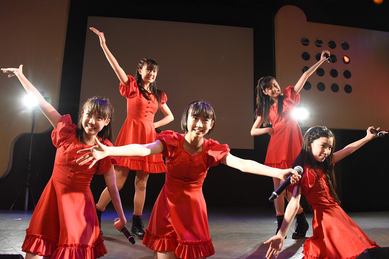 桜エビ～ず「桜エビ～ずバレンタインワンマンライブ ～だったら想い出をいっぱい作ったらいいじゃないか～」東京・渋谷duo MUSIC EXCHANG公演の様子。