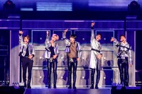 SHINee｢SHINee WORLD2017～FIVE～｣大阪・大阪城ホール公演の様子。（Photo by hajime kamiiisaka）