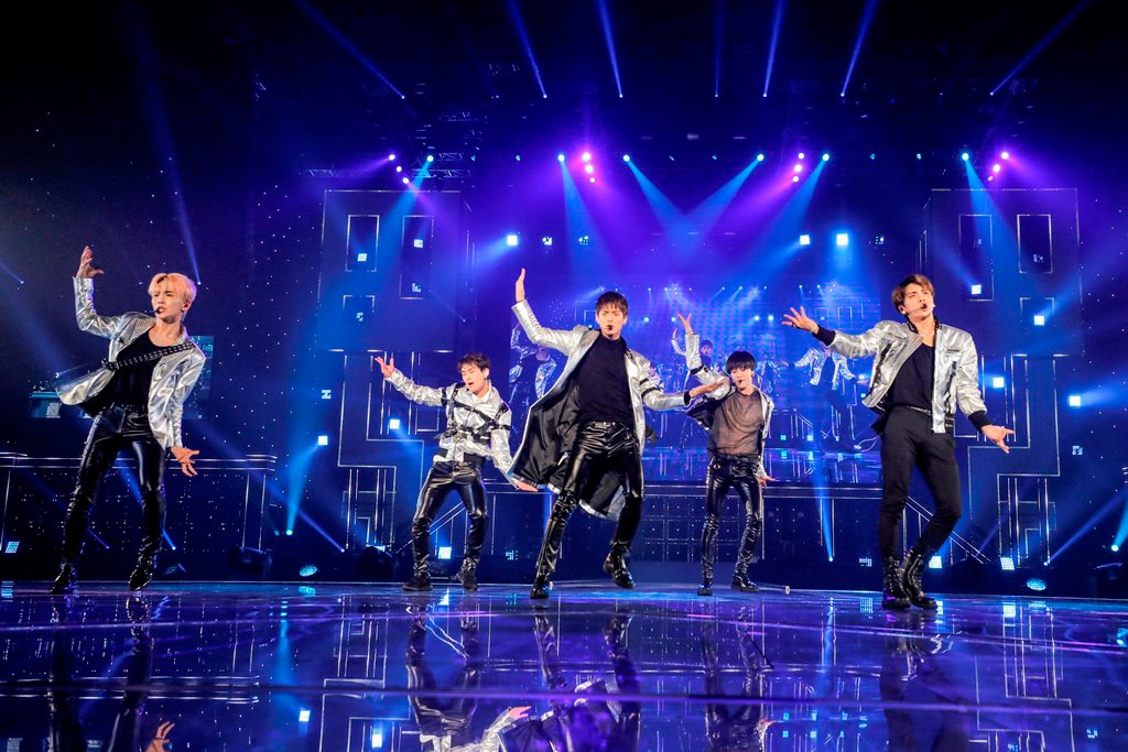 SHINee｢SHINee WORLD2017～FIVE～｣大阪・大阪城ホール公演の様子。（Photo by hajime kamiiisaka）