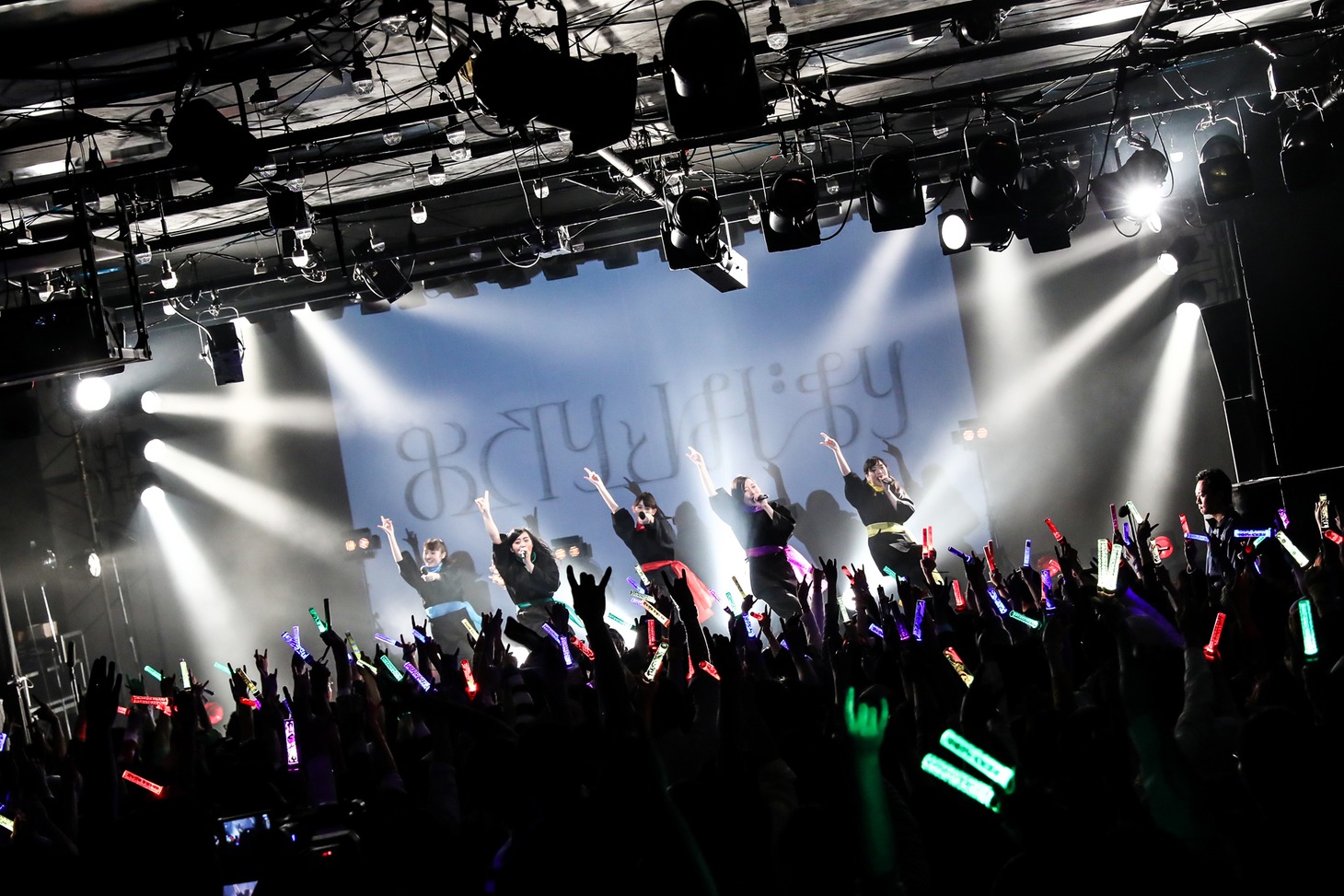 チームしゃちほこ「新生チームしゃちほこ、はじまりじゃ」 の様子。（撮影：笹森健一）