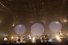 ORANGE RANGEと二松學舍大学附属高等学校吹奏楽部の生徒たち。（撮影：平野タカシ）