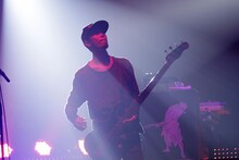 岡峰光舟（THE BACK HORN）（撮影：平野タカシ）